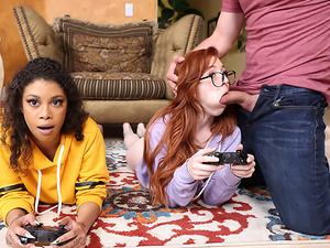 Gamer Girl Threesome Action